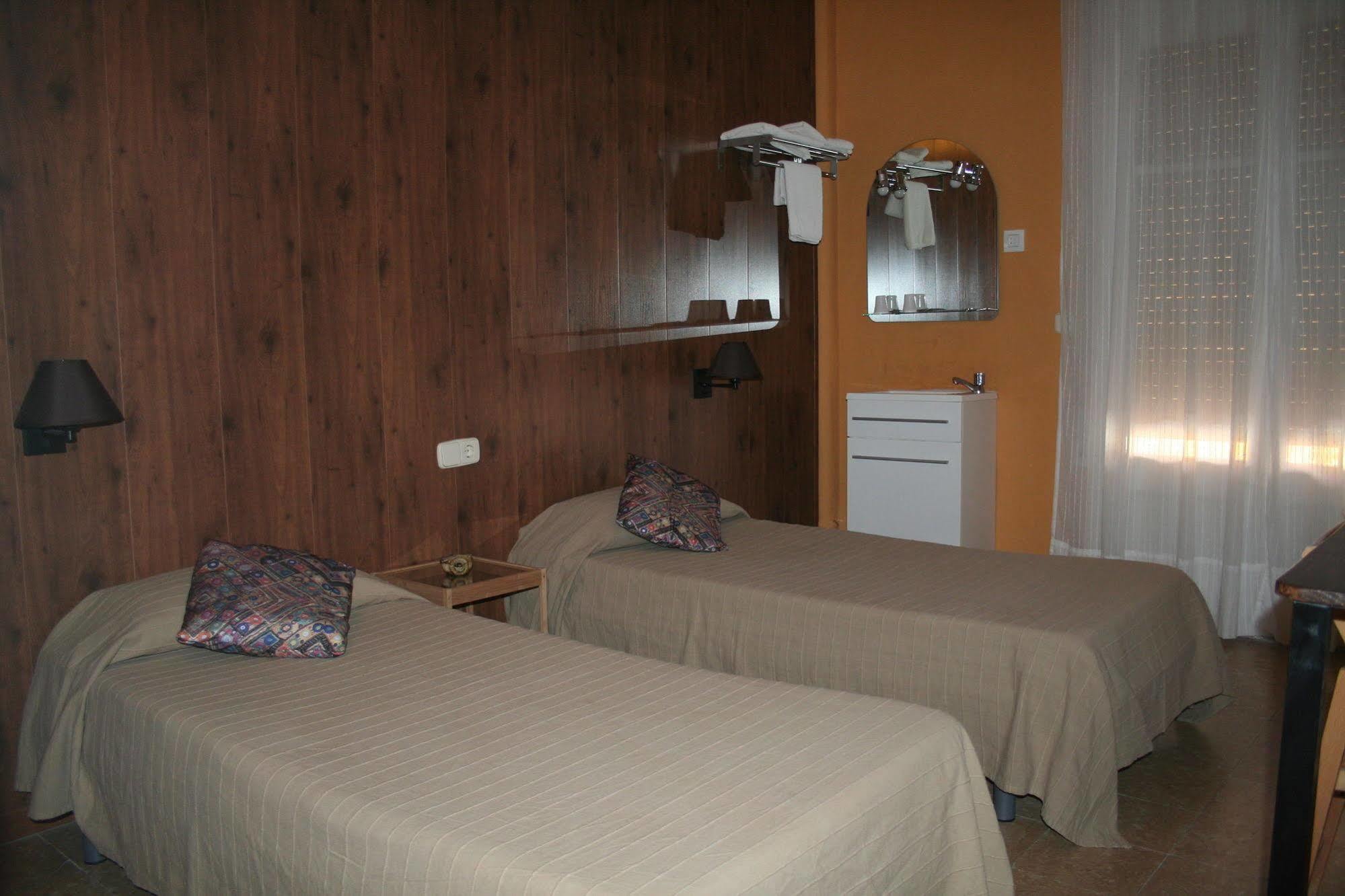 Hostal Juventus Portbou Exterior photo